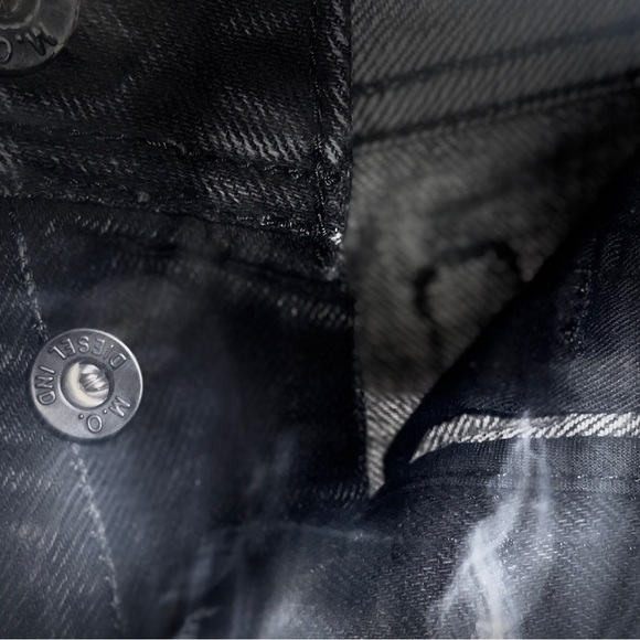 Made In Italy - Vintage 32 Diesel Viker cutoff shorts (trim to length!) - Picture 10 of 11